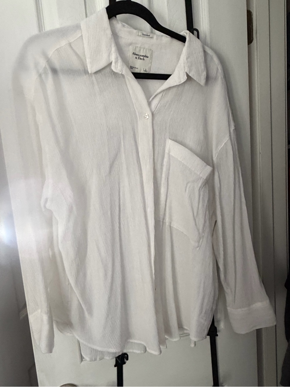 A&F crinkle long sleeve white button up sz large - Picture 4 of 6